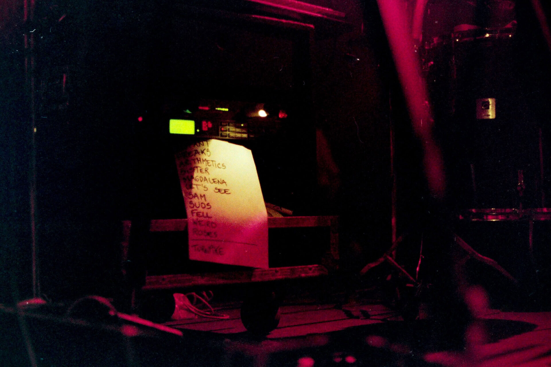 Concert photography — of dEUS — at L'Aéronef - Lille — (1999)