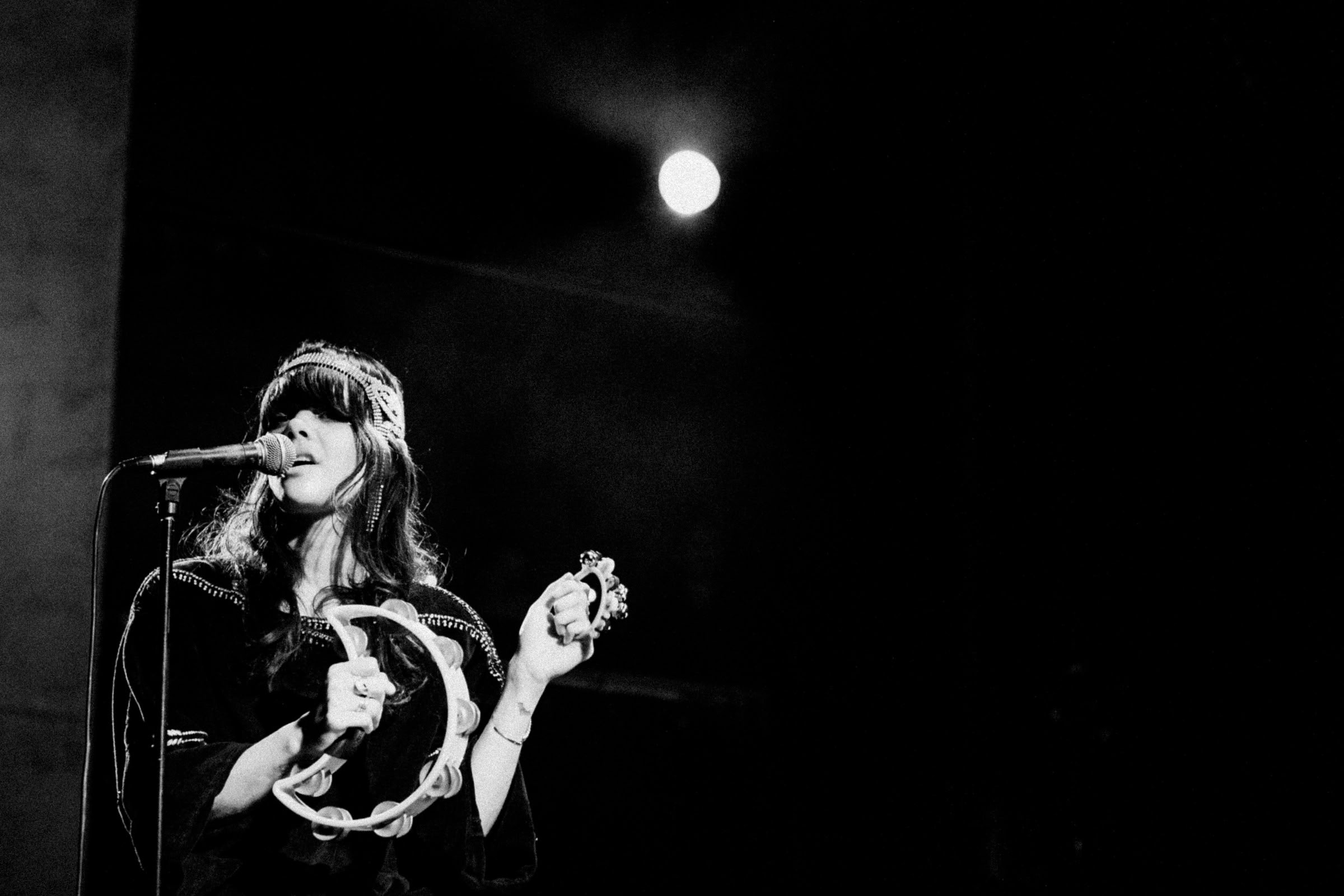 Concert photography — of Bat for Lashes — at Le Grand Mix - Tourcoing — (2007)