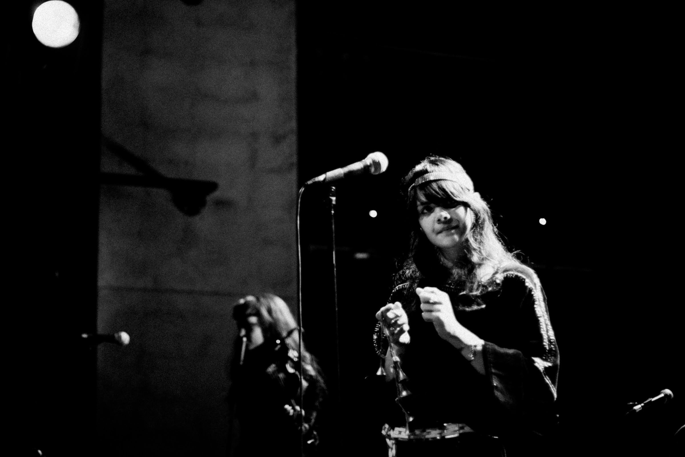 Concert photography — of Bat for Lashes — at Le Grand Mix - Tourcoing — (2007) - Image 7