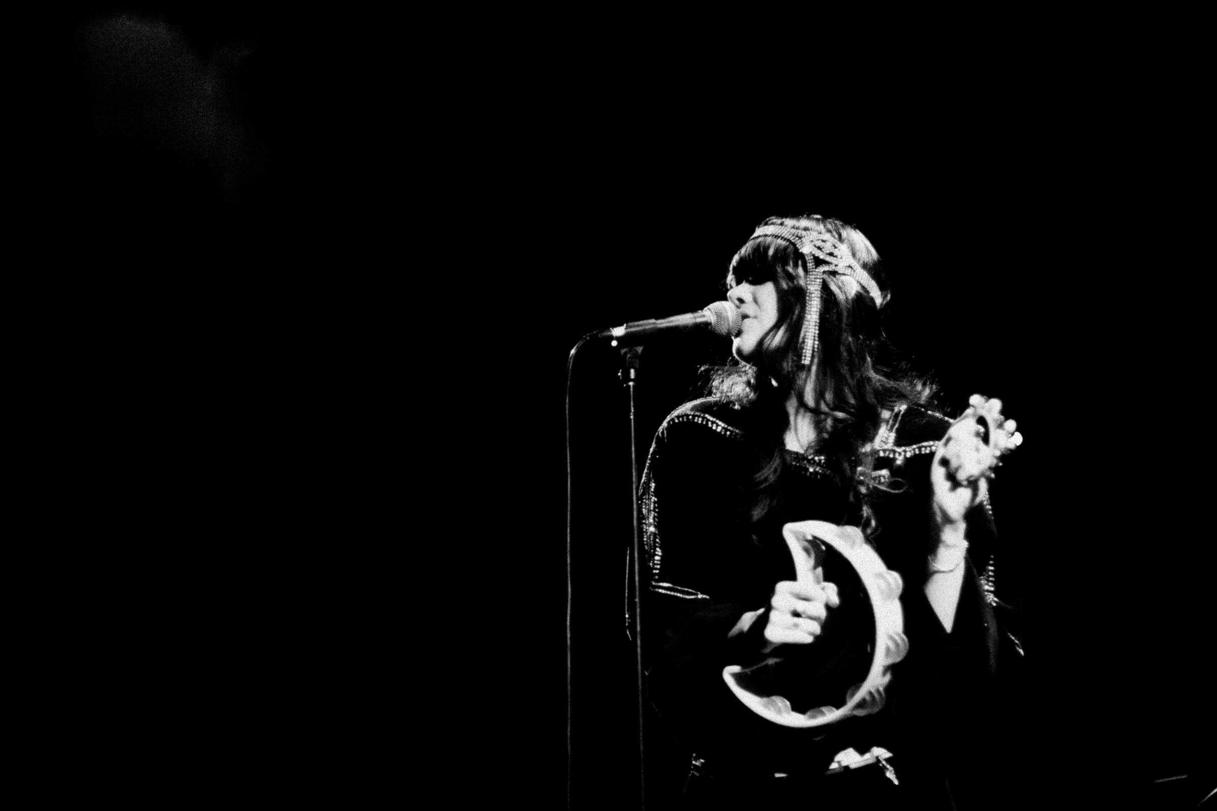 Concert photography — of Bat for Lashes — at Le Grand Mix - Tourcoing — (2007) - Image 17