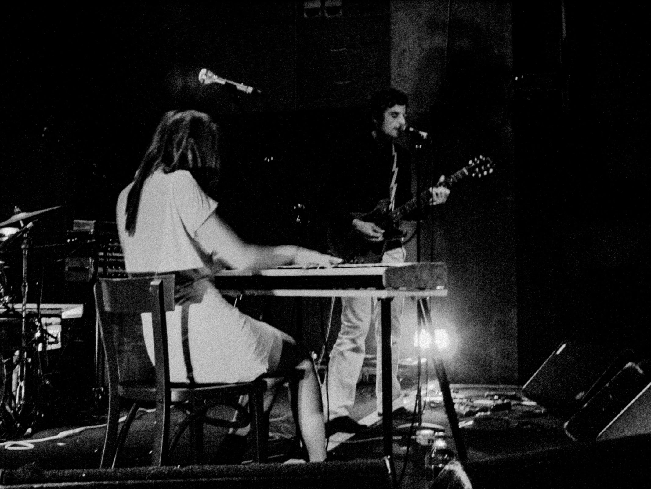 Concert photography — of Blonde Redhead — at Le Grand Mix - Tourcoing — (2004) - Image 3
