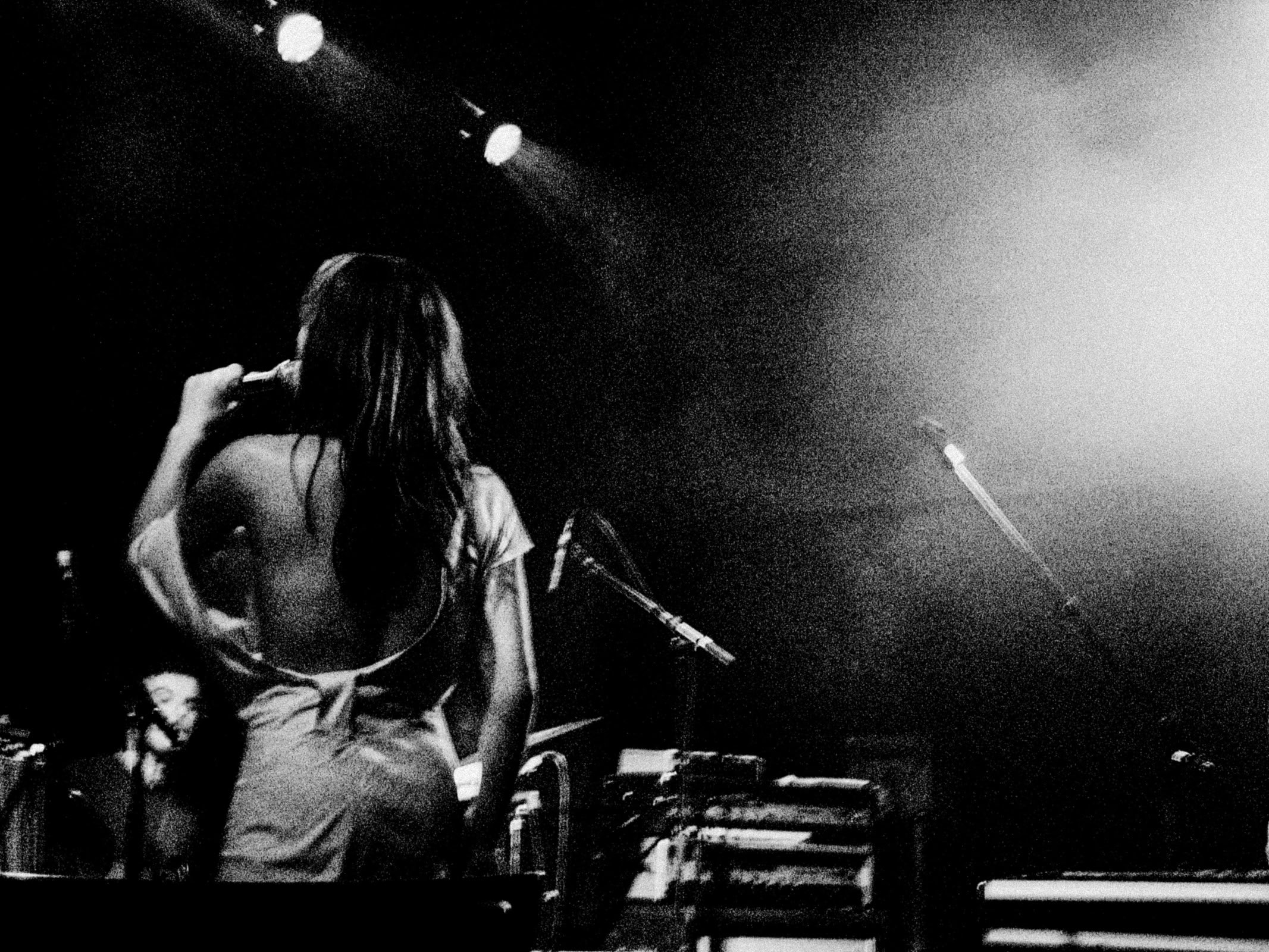 Concert photography — of Blonde Redhead — at Le Grand Mix - Tourcoing — (2004) - Image 5