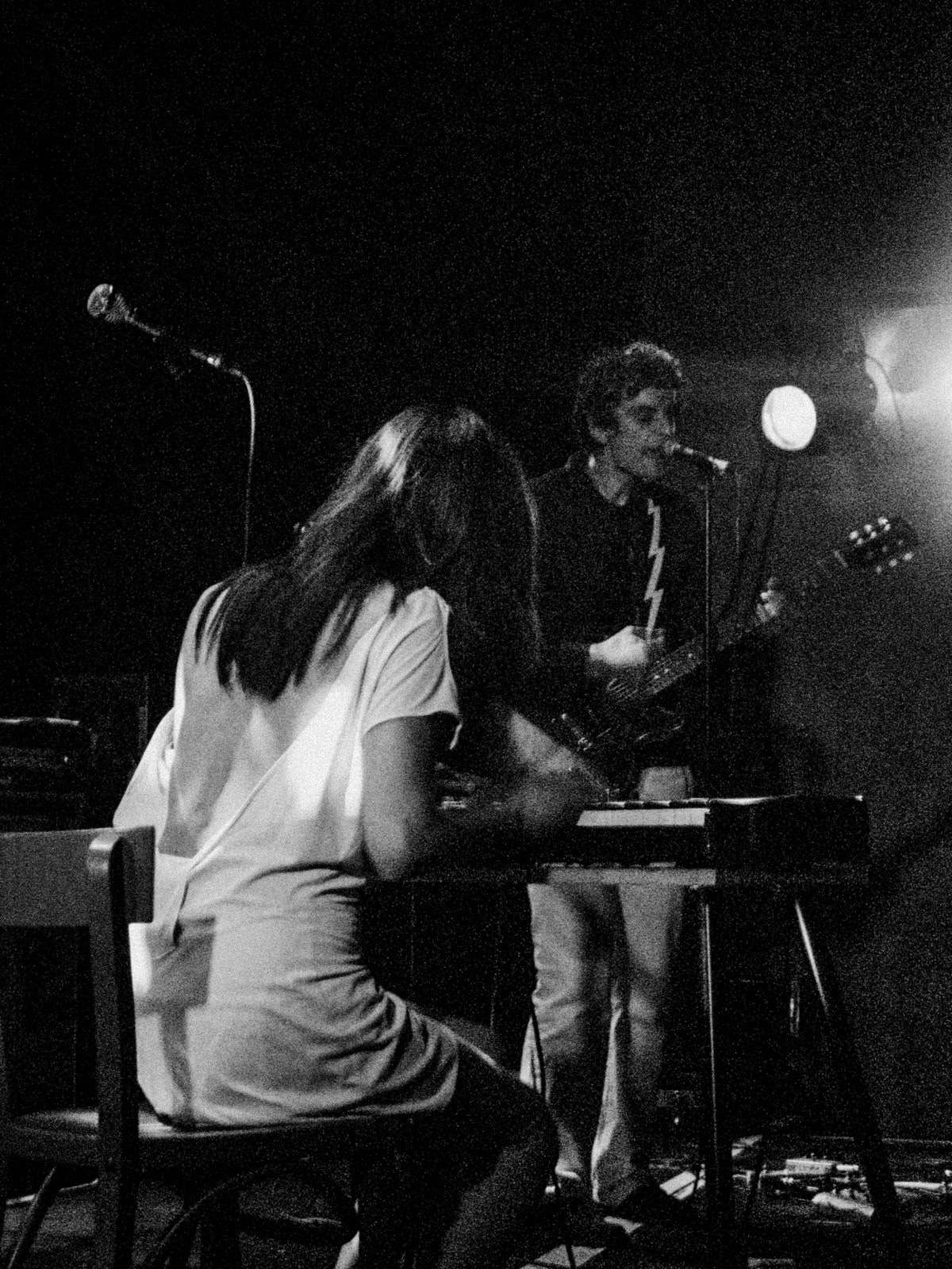 Concert photography — of Blonde Redhead — at Le Grand Mix - Tourcoing — (2004) - Image 9