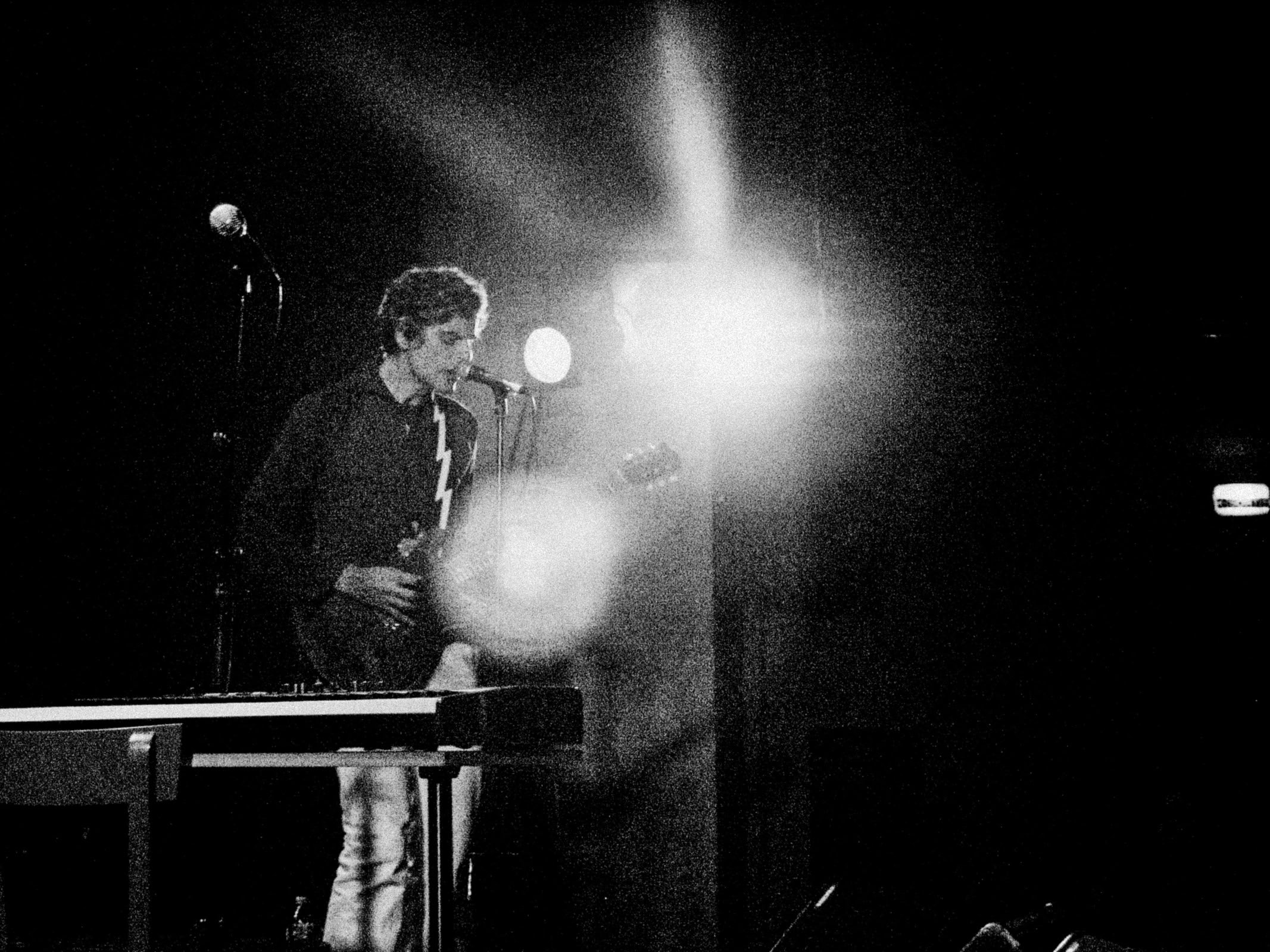 Concert photography — of Blonde Redhead — at Le Grand Mix - Tourcoing — (2004) - Image 13