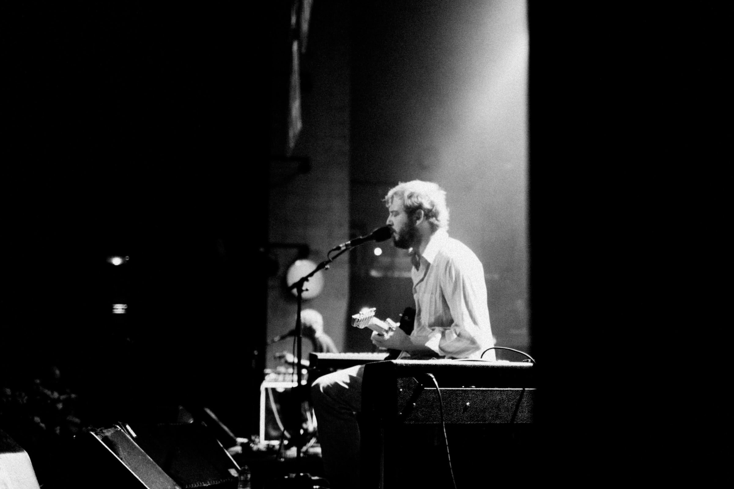 Concert photography — of Bon Iver — at Le Grand Mix - Tourcoing — (2008) - Image 5