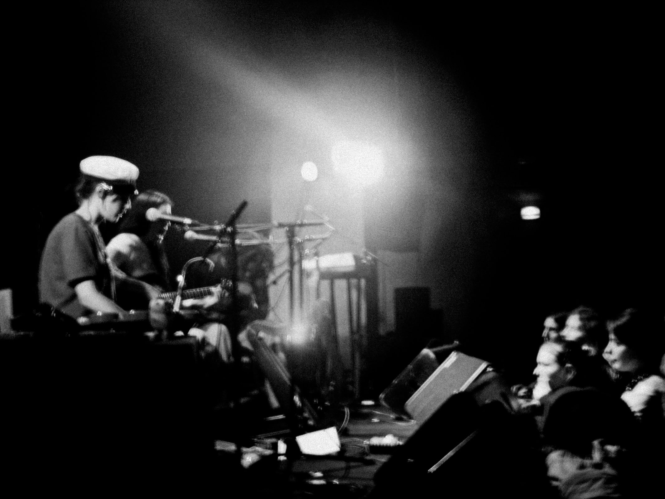 Concert photography — of Cocorosie — at Le Grand Mix - Tourcoing — (2004) - Image 4