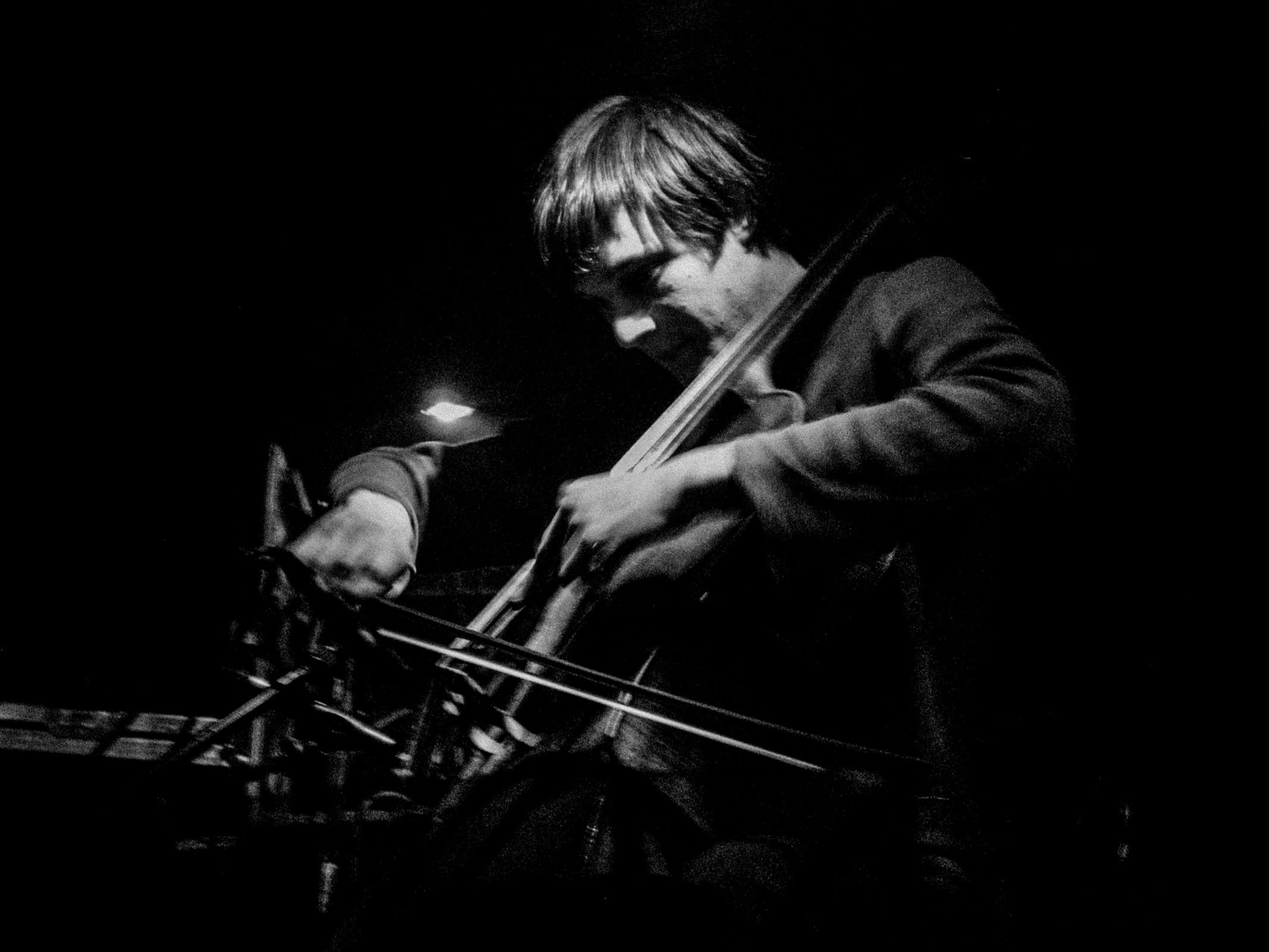 Concert photography — of DAAU — at 1er April 2004 - Le Splendid - Lille — (2023) - Image 9