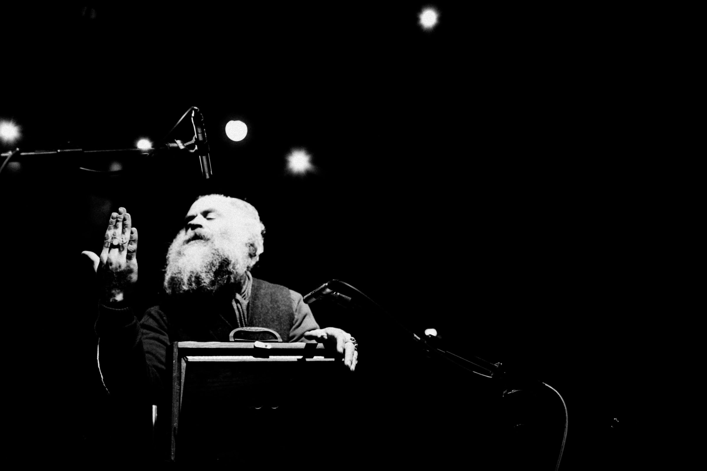 Concert photography — of Daniel Higgs — at 06 décembre 2010 - Koko - Londres — (2023)