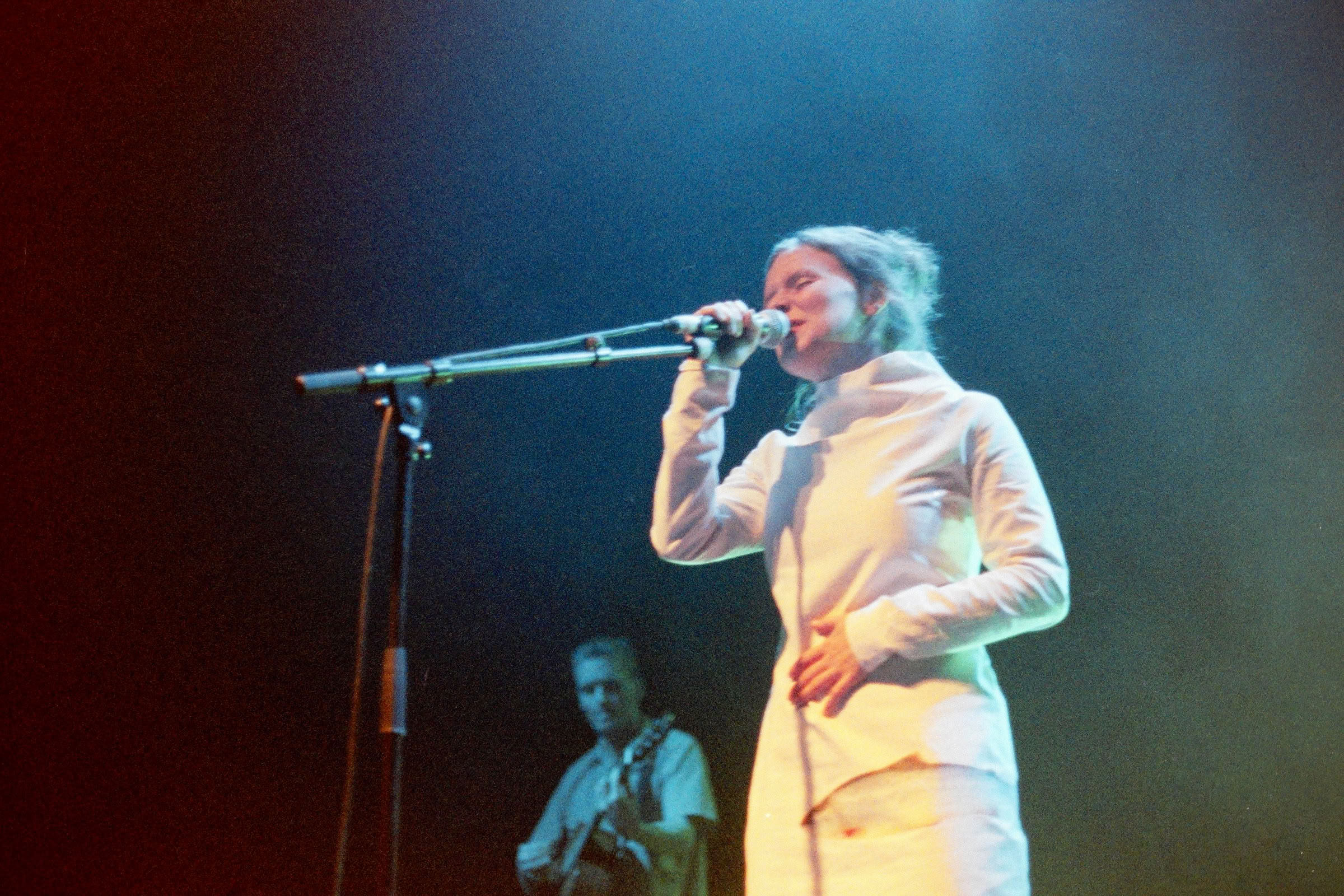 Concert photography — of Emilíana Torrini — at L'Aeronef - Lille — (1999)