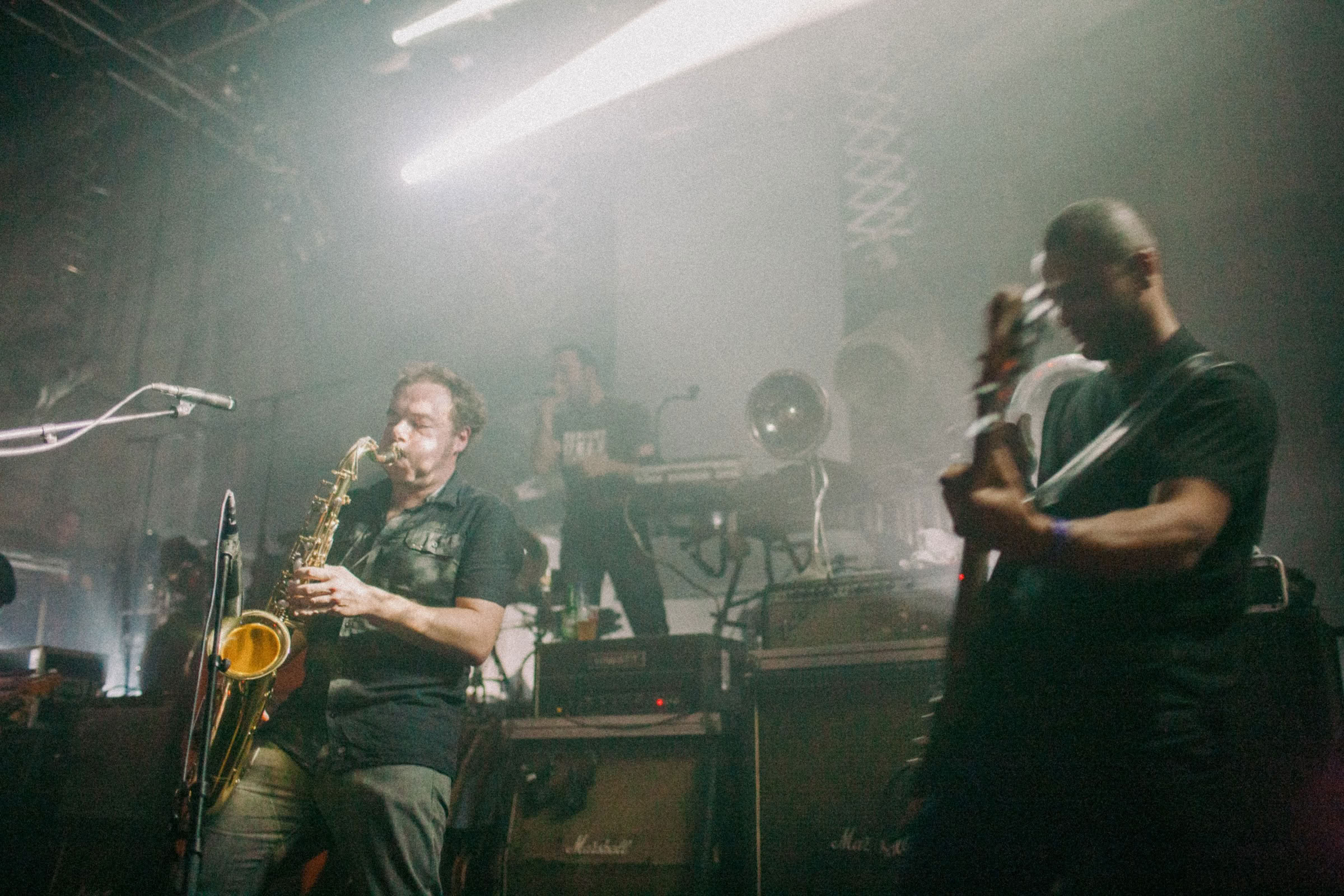 Concert photography — of Hint vs. Ez3kiel — at Le Grand Mix - Tourcoing — (2010) - Image 4