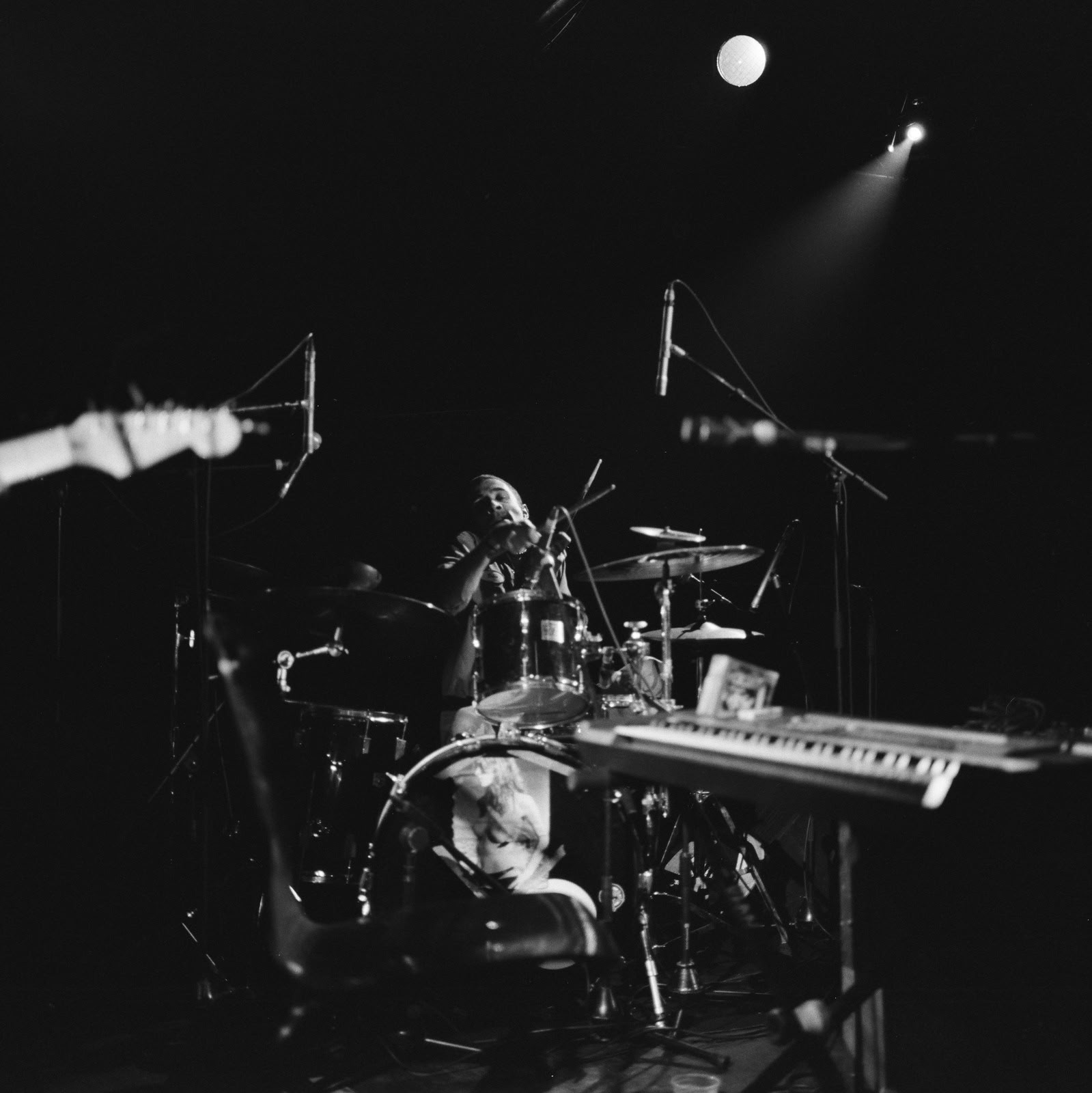 Concert photography — of Frank Black and the Catholics — at L'Aeronef - Lille — (2001) - Image 21