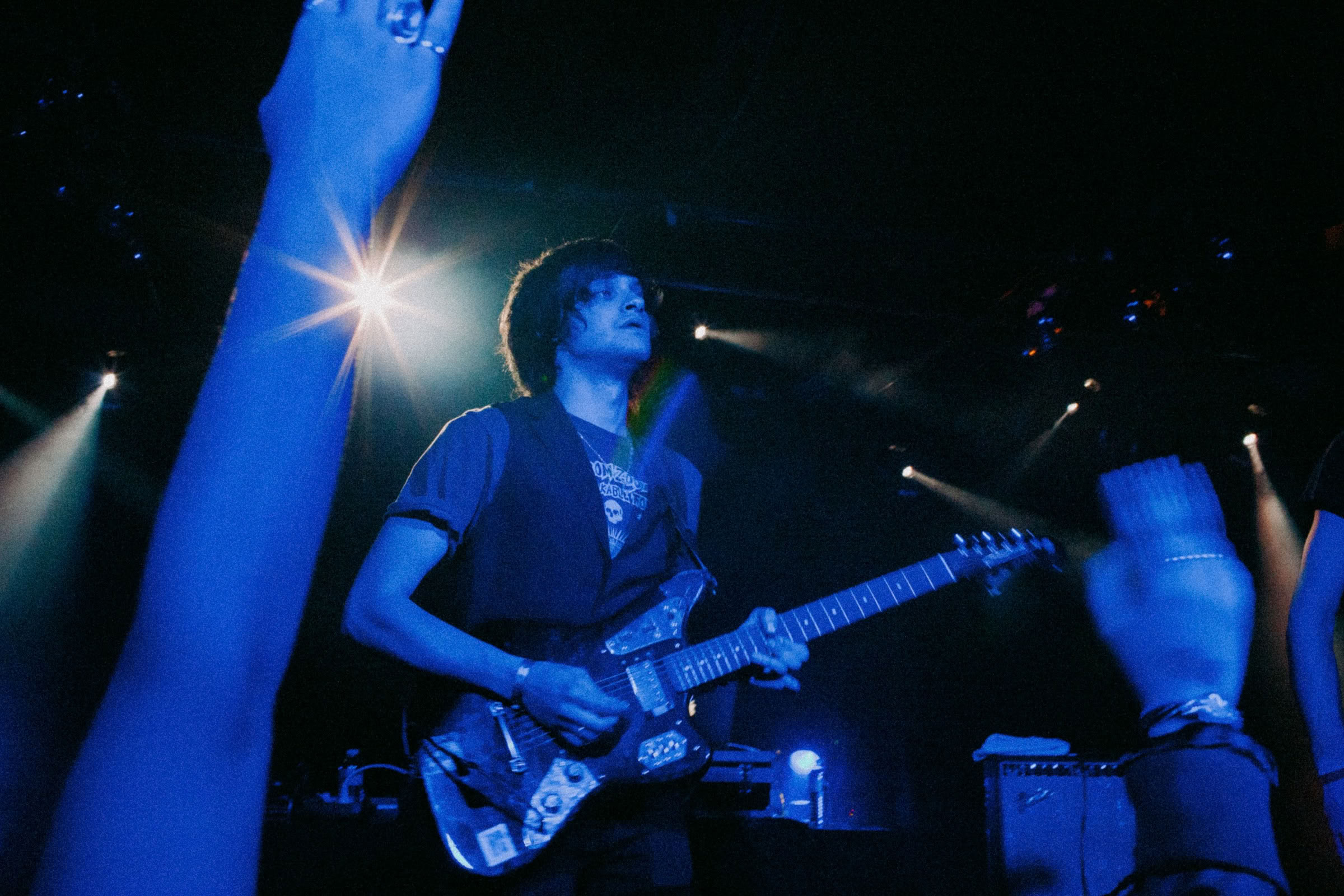 Concert photography — of I AM UN CHIEN !! — at L'Aeronef - Lille — (2023) - Image 2