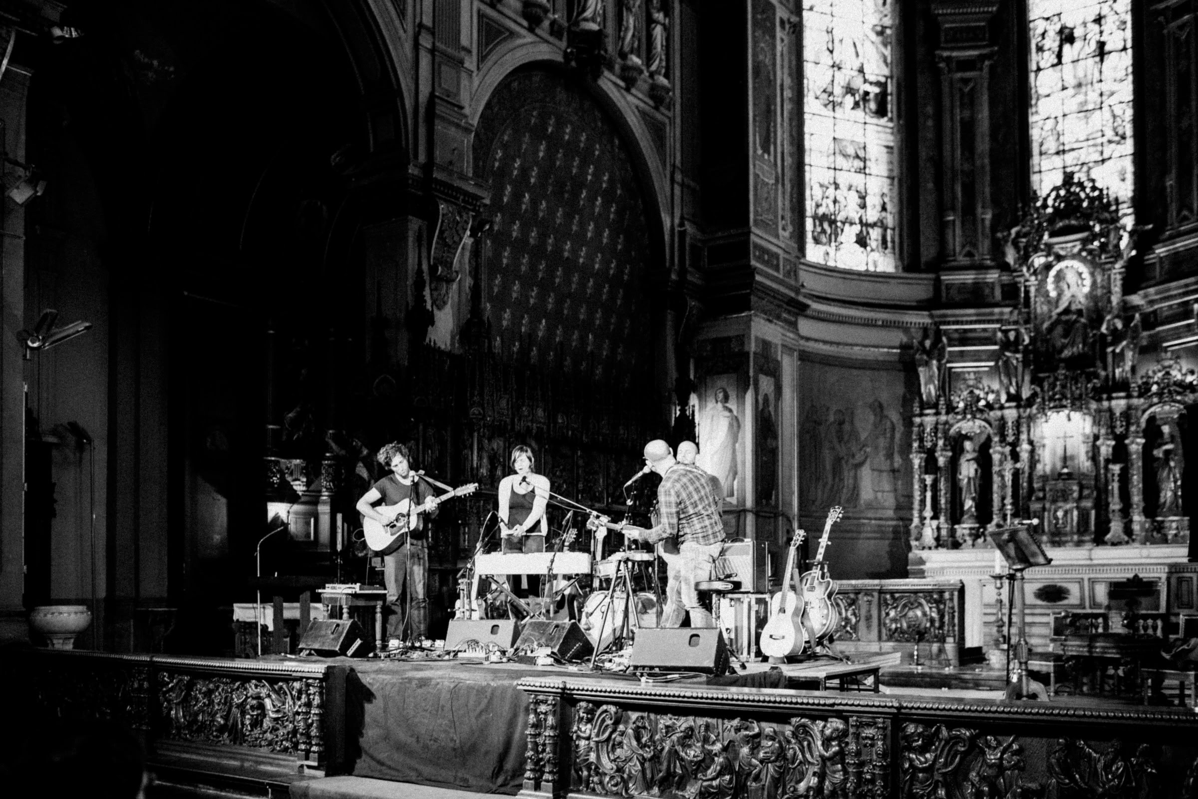 Concert photography — of Isbells — at Le Grand Mix - Tourcoing — (2011) - Image 3