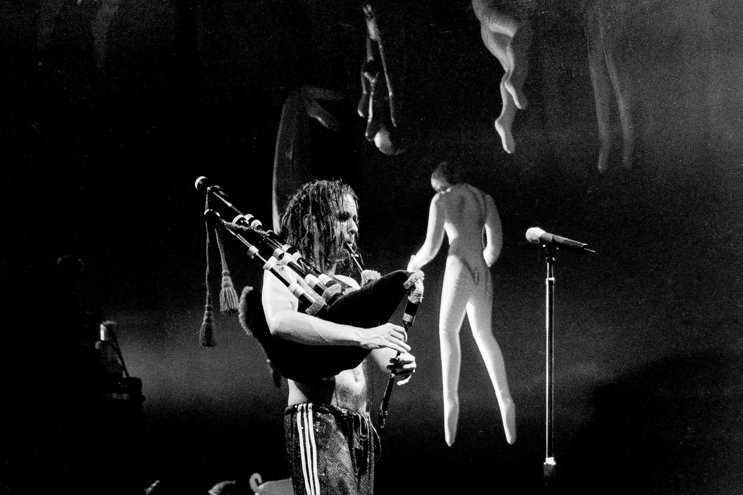 Concert photography — of Korn — at L'Aeronef - Lille — (1997) - Image 8