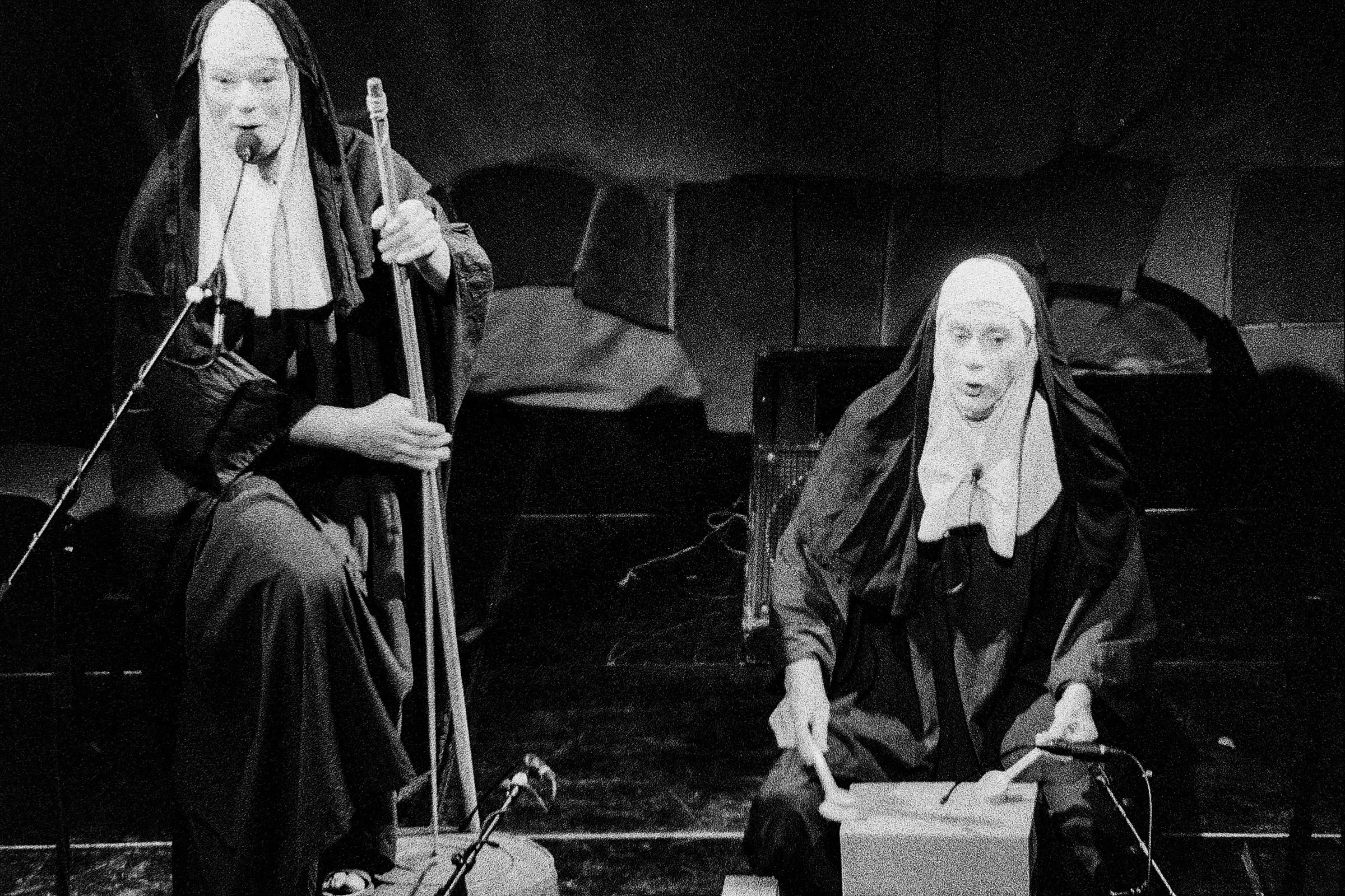 Concert photography — of Les Nonnes Troppos — at Le Pharos - Arras — (1996) - Image 10