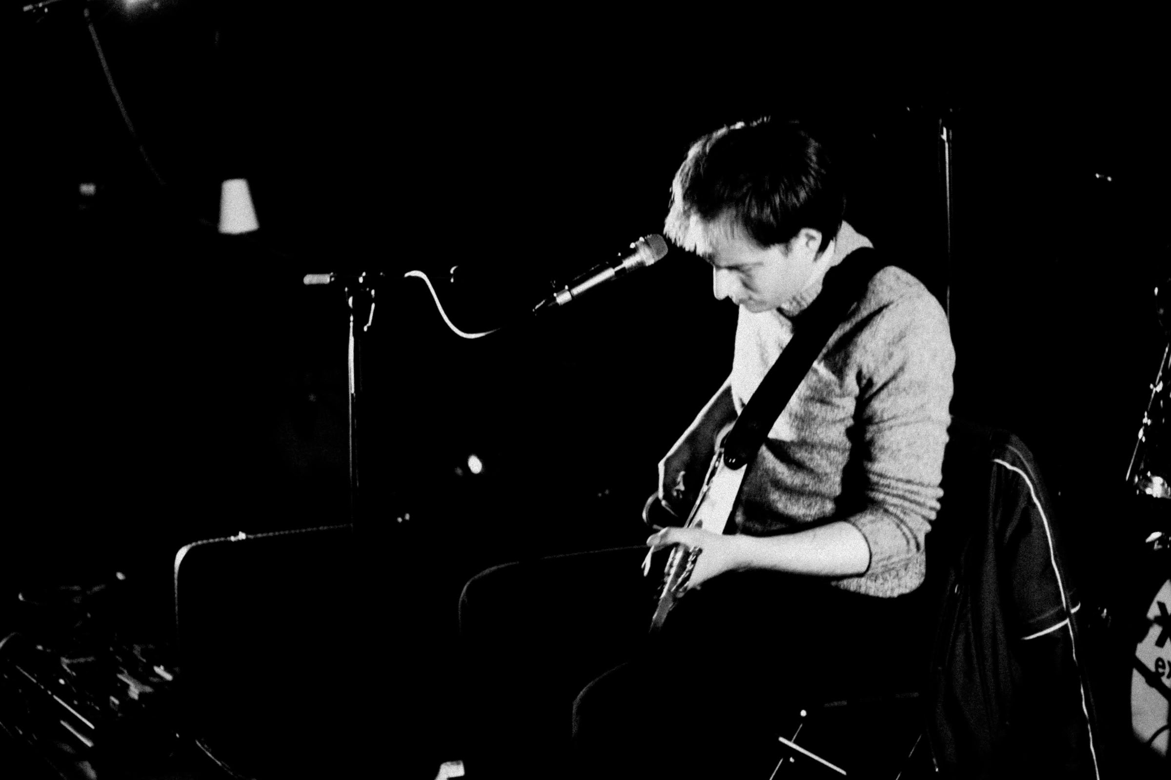 Concert photography — of loïc b.o. — at La Cave aux poetes - Roubaix — (2023) - Image 1