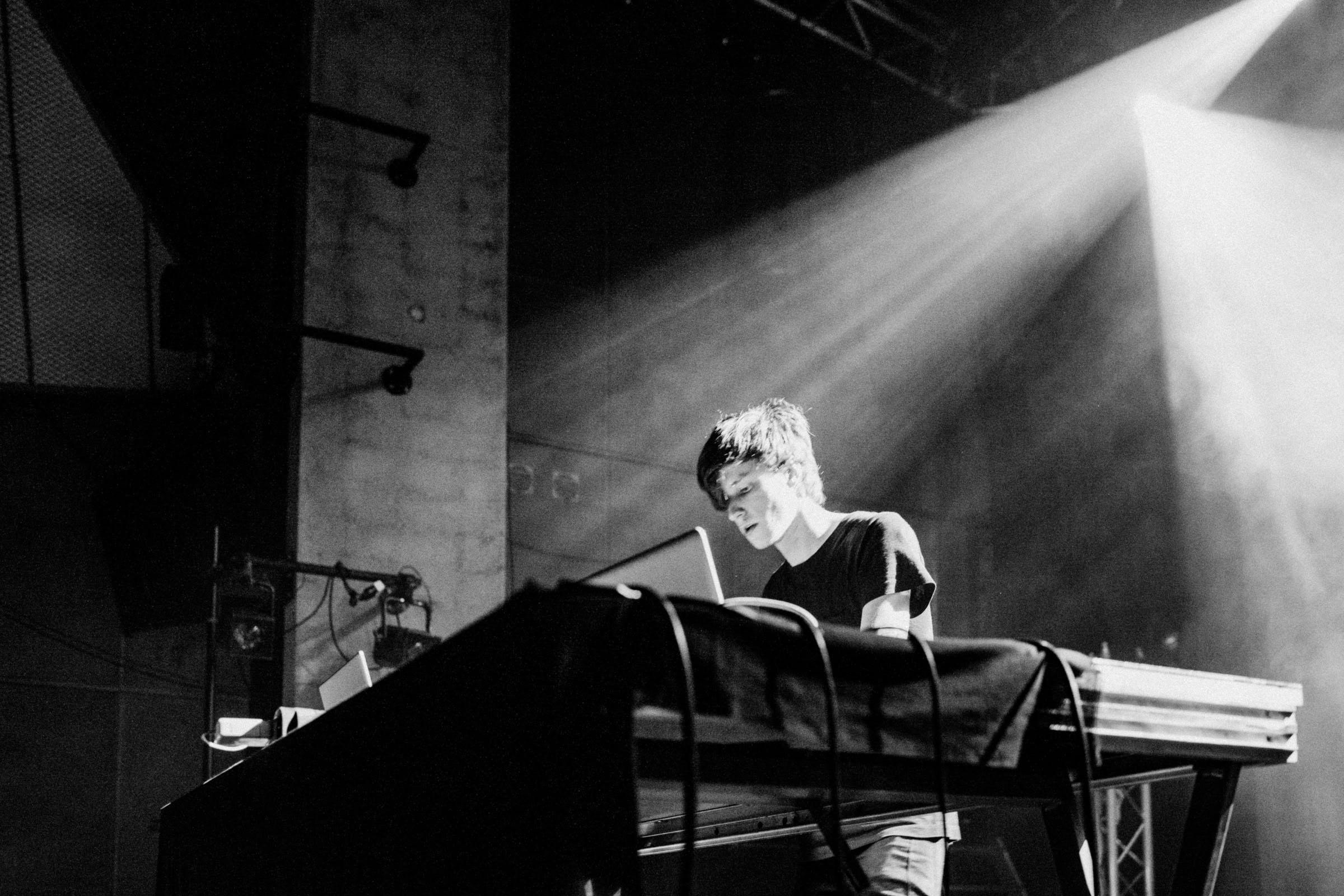 Concert photography — of Mondkopf — at Le Grand Mix - Tourcoing — (2011) - Image 4