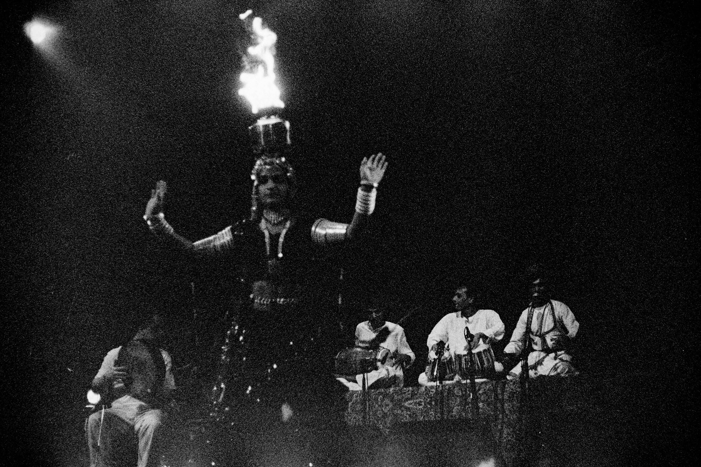 Concert photography — of Natasha Atlas — at L'Aéronef - Lille — (1998) - Image 6