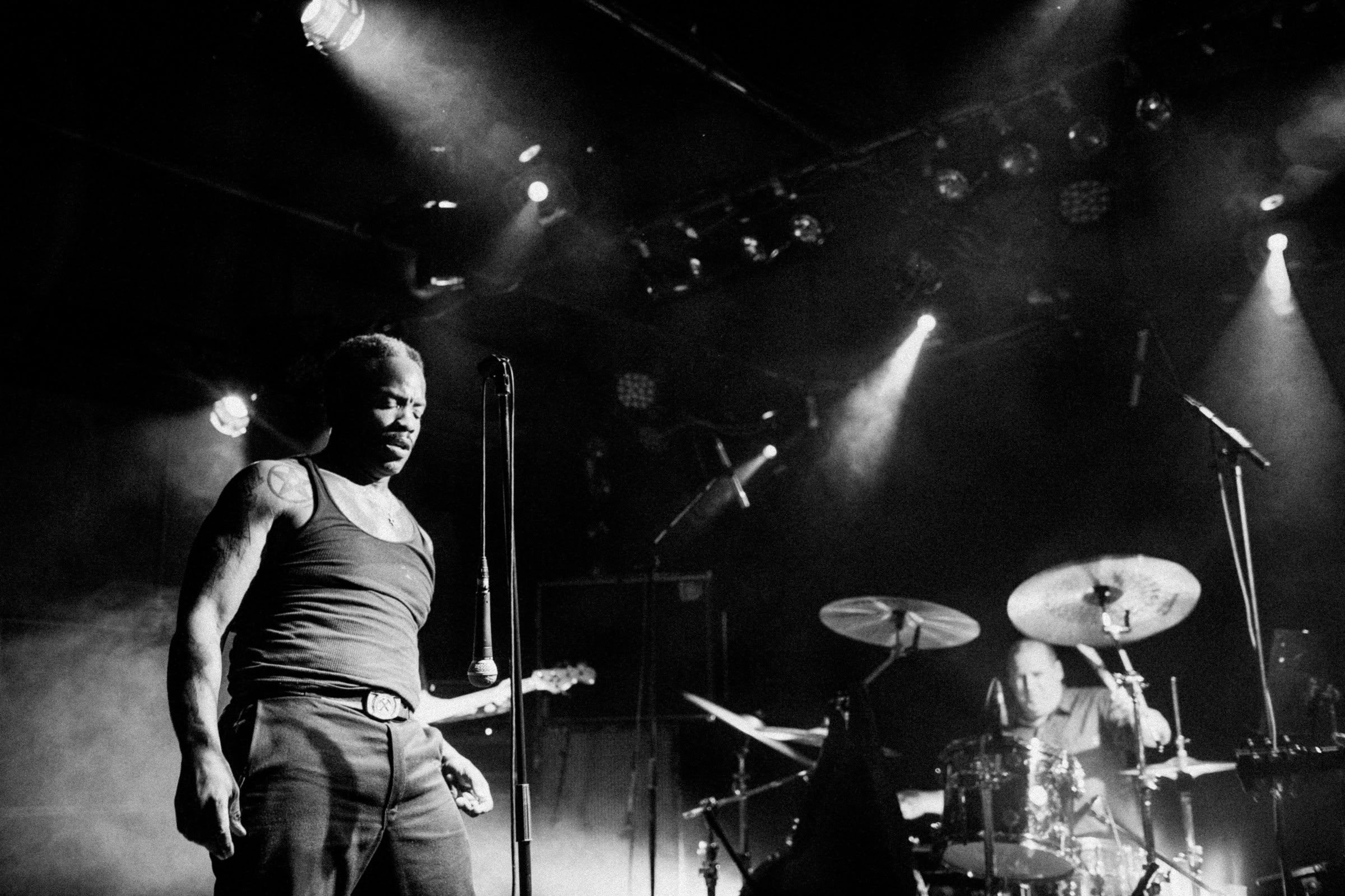 Concert photography — of Oxbow — at L'Aeronef - Lille — (2011) - Image 2