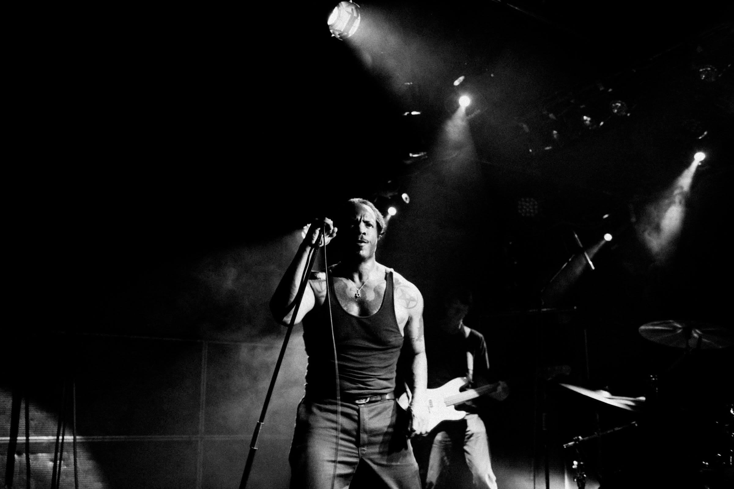 Concert photography — of Oxbow — at L'Aeronef - Lille — (2011) - Image 15