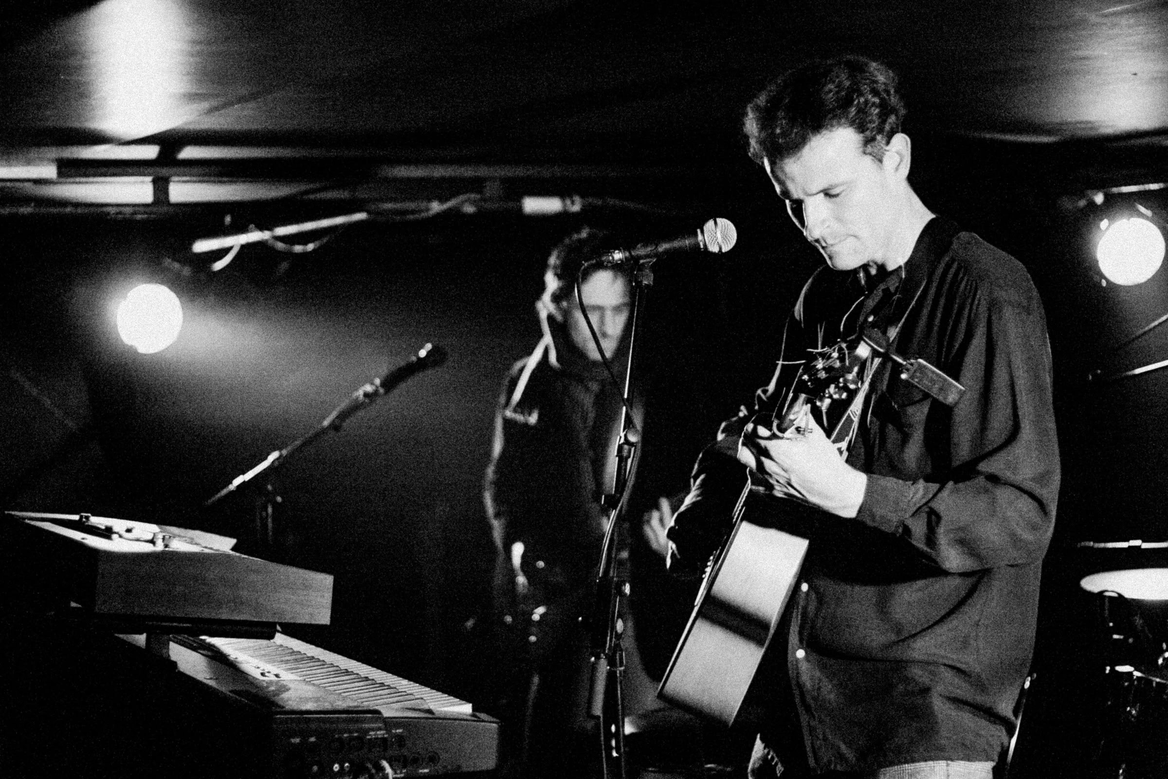 Concert photography — of RED — at La Cave aux poetes - Roubaix — (2005) - Image 4