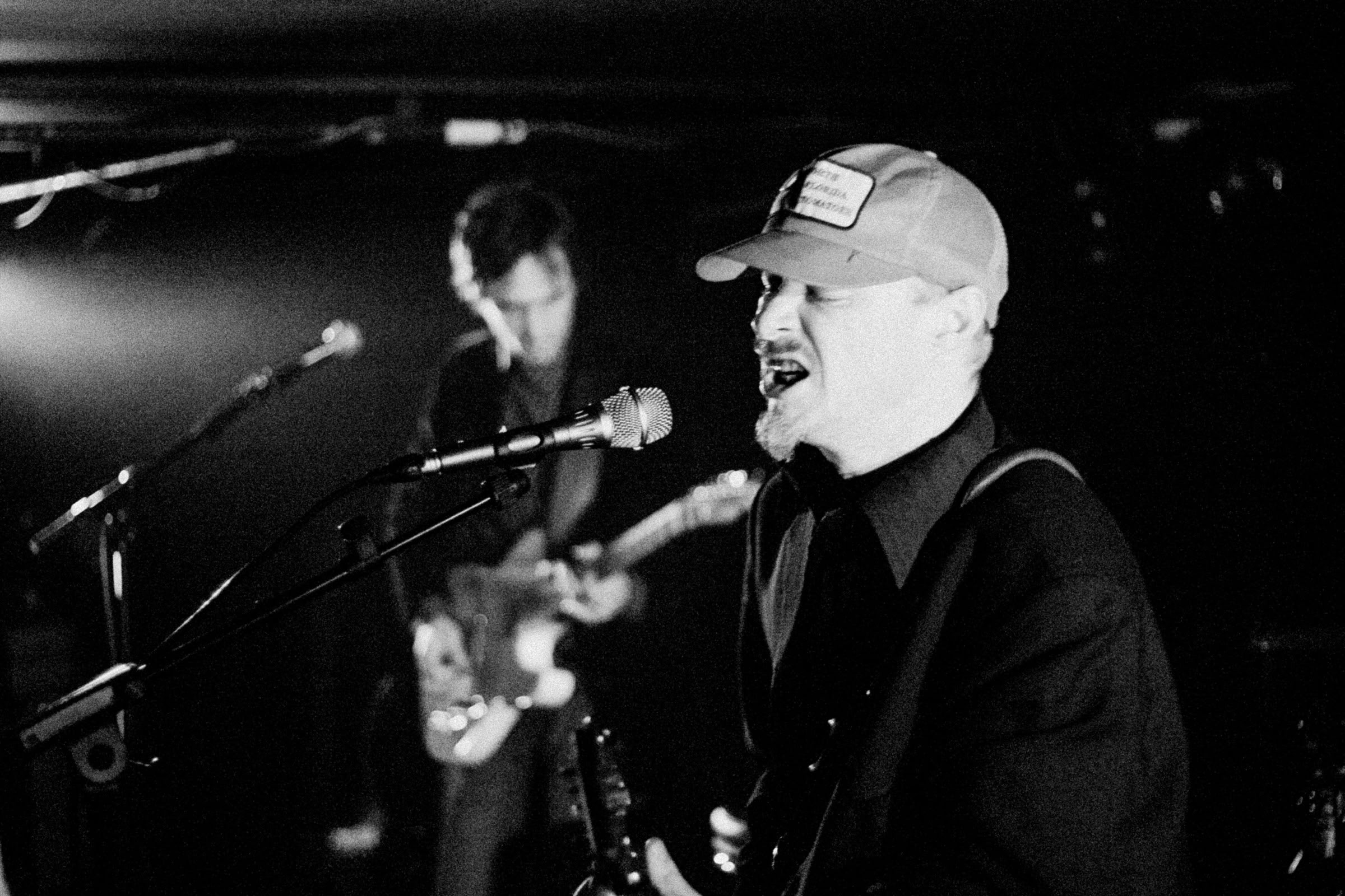 Concert photography — of RED — at La Cave aux poetes - Roubaix — (2005) - Image 8