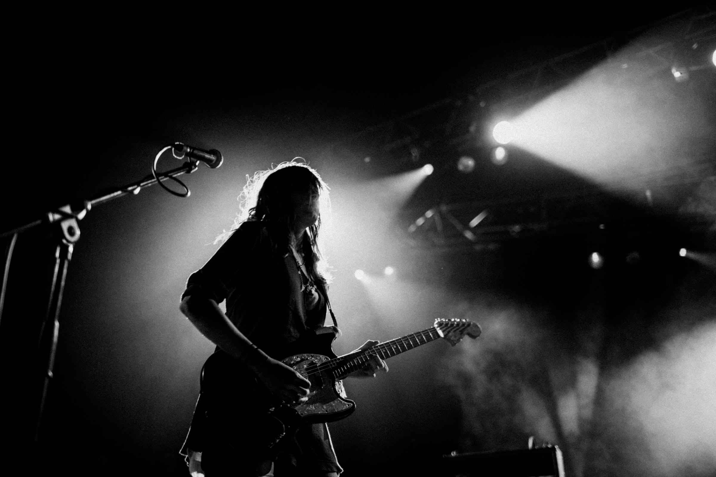 Concert photography — of Warpaint — at L'Aeronef - Lille — (2010)