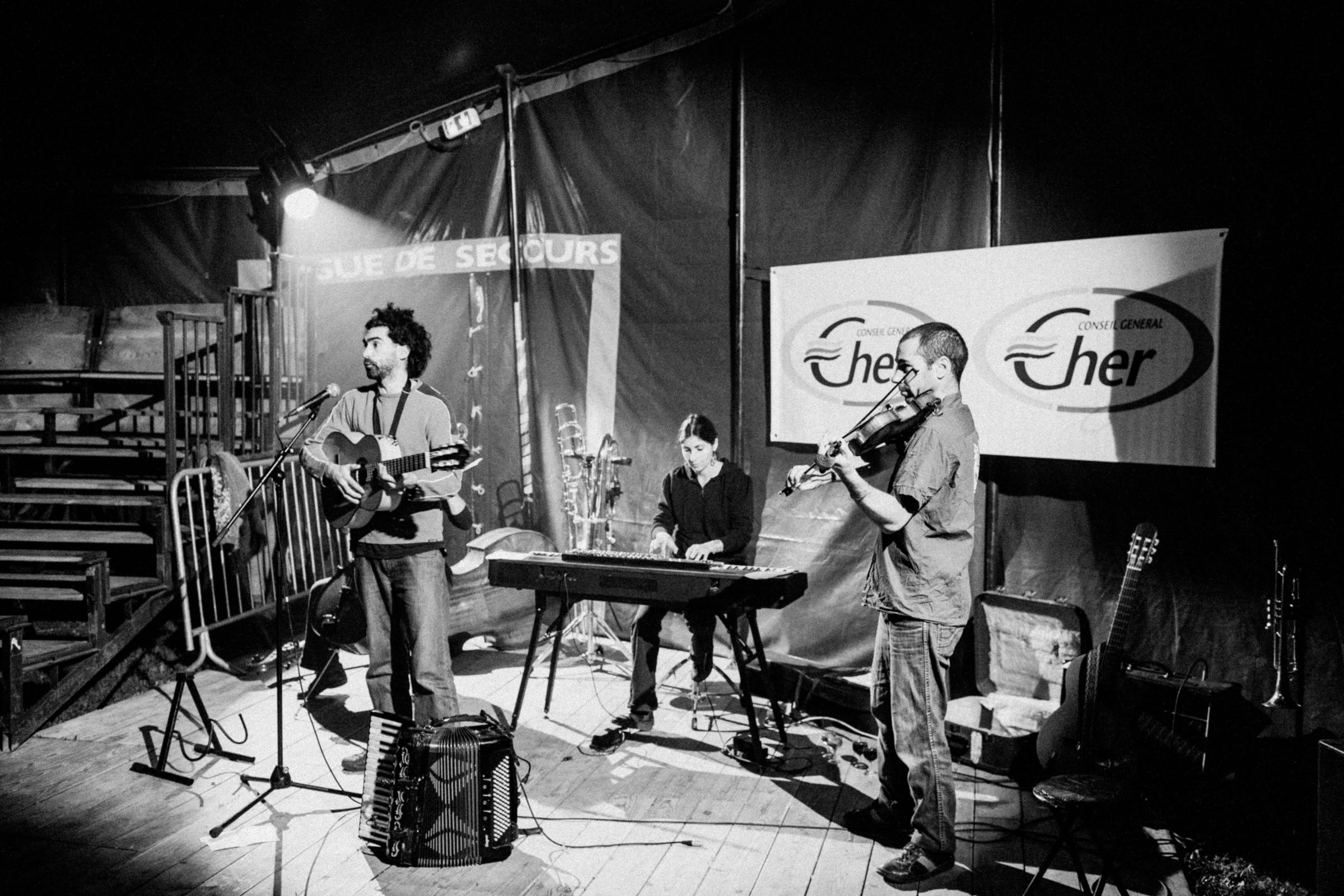 Concert photography — of Les Ogres de Barback — Cher — (2023) - Image 6