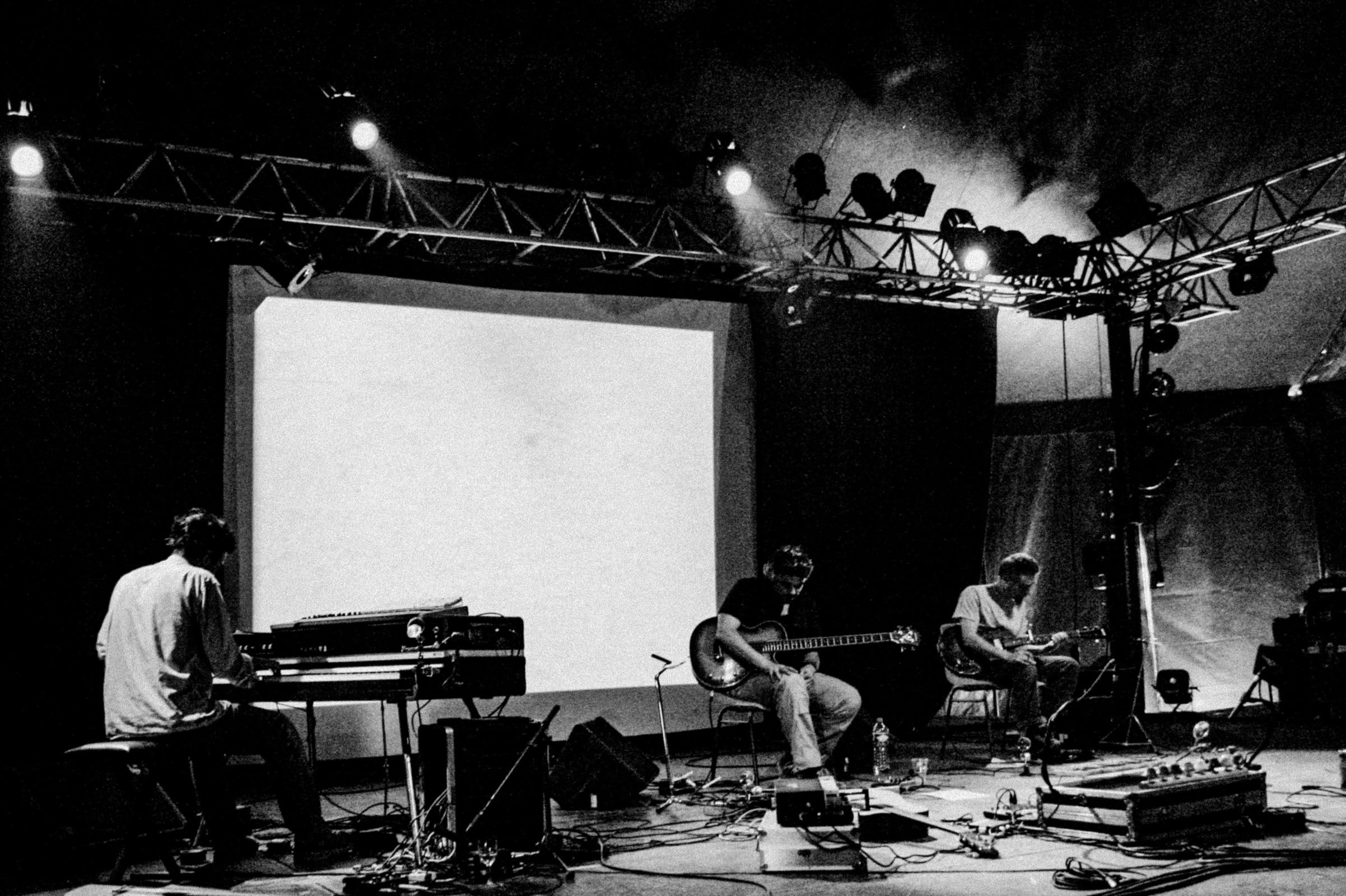 Concert photography — of Man — at Festival Scopitone - Nantes — (2004) - Image 4