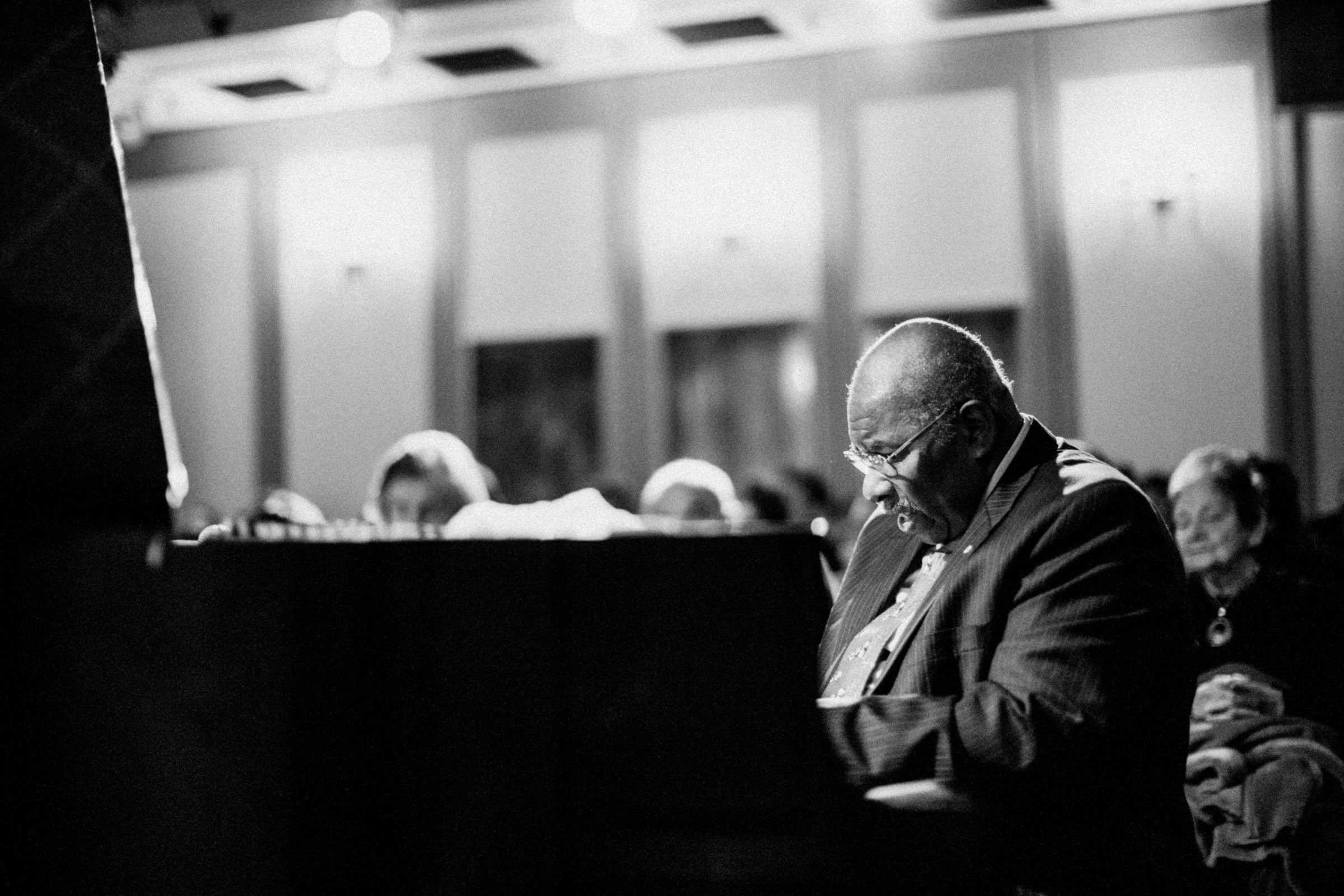 Concert photography — of Oliver Jones — at Jazzy Colors - Paris — (2008) - Image 10
