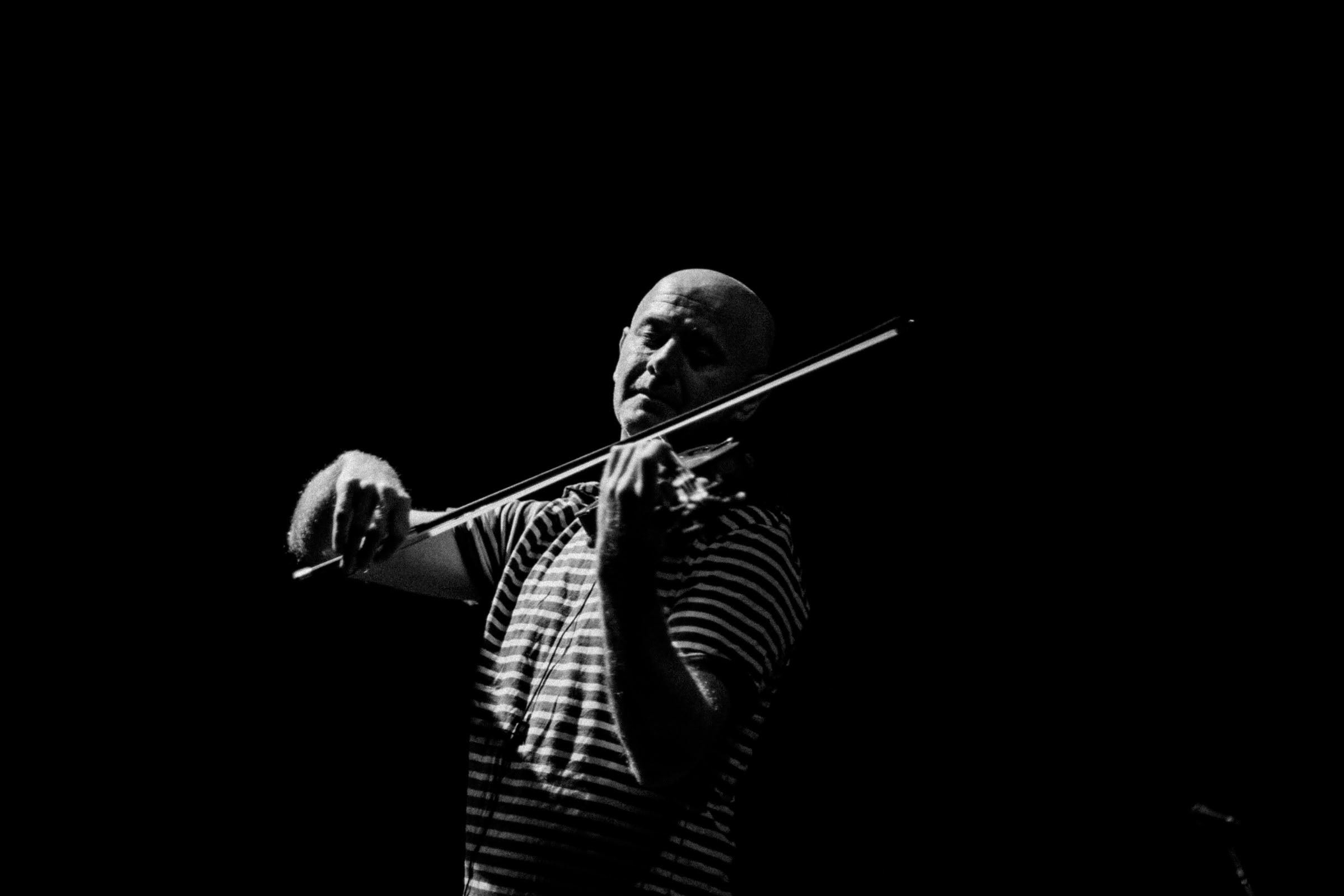 Concert photography — of The Hidden Cameras — at La Condition Publique - Roubaix — (2006) - Image 2