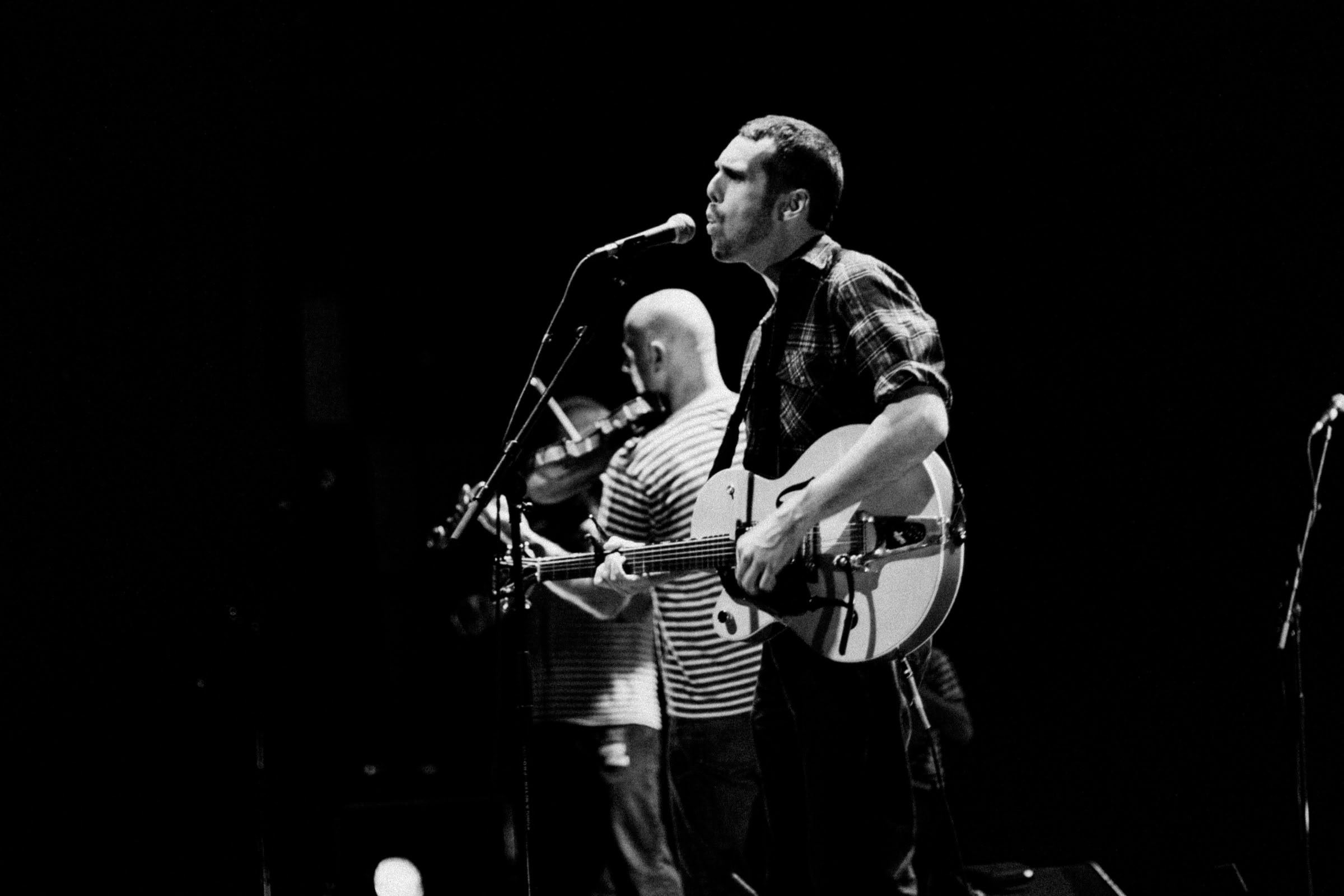 Concert photography — of The Hidden Cameras — at La Condition Publique - Roubaix — (2006) - Image 5