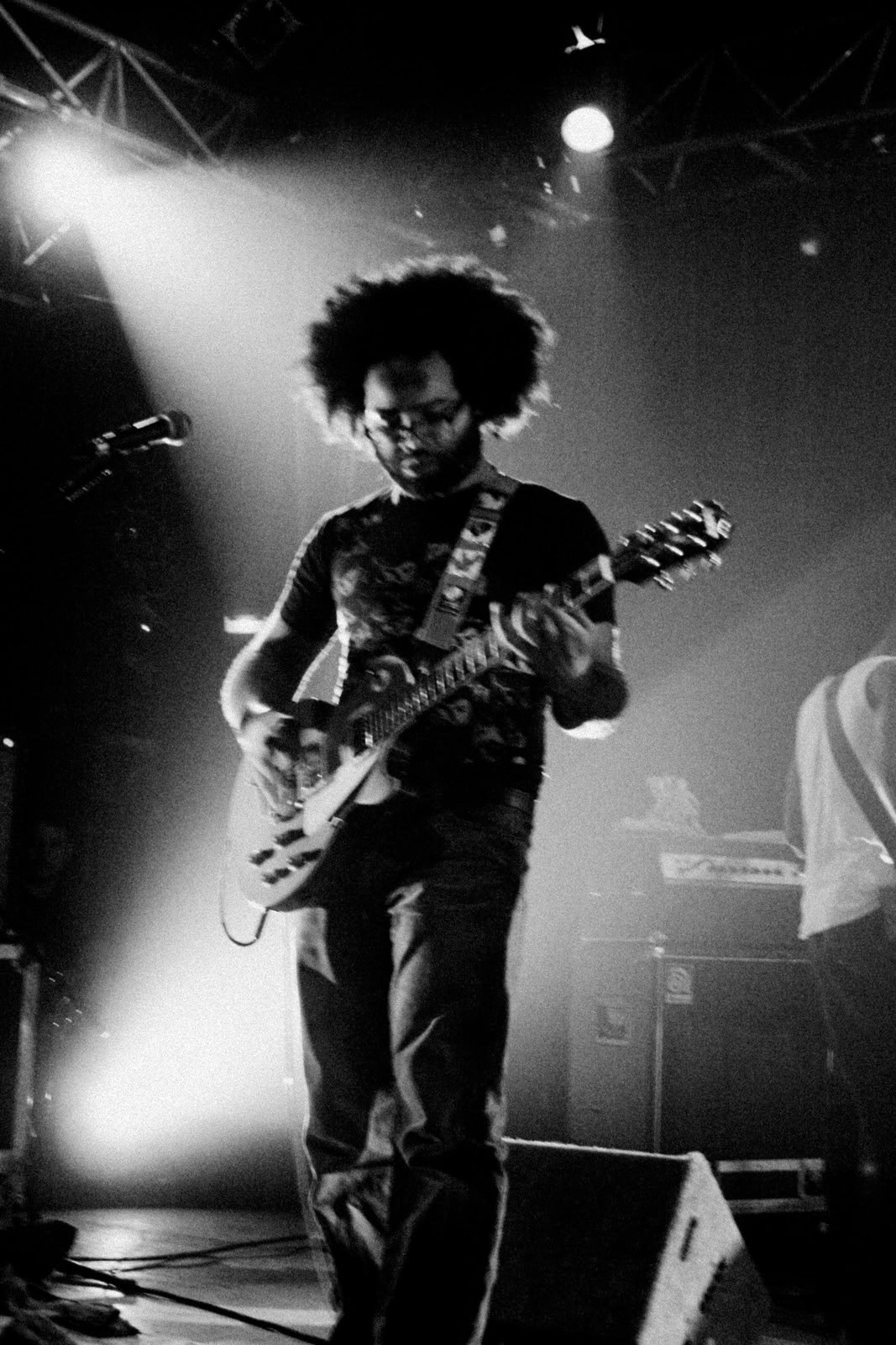 Concert photography — of TV on The Radio — at Festival Scopitone - Nantes — (2004) - Image 6